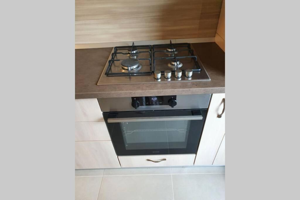 Confort Studio With A Marvelous Kitchen Apartment Bucureşti Ngoại thất bức ảnh